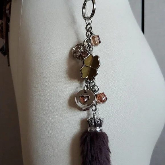 EUC Vintage 90's Betsey Johnson Reversible Sheepskin Vest with Keychain / Charm - Picture 10 of 14